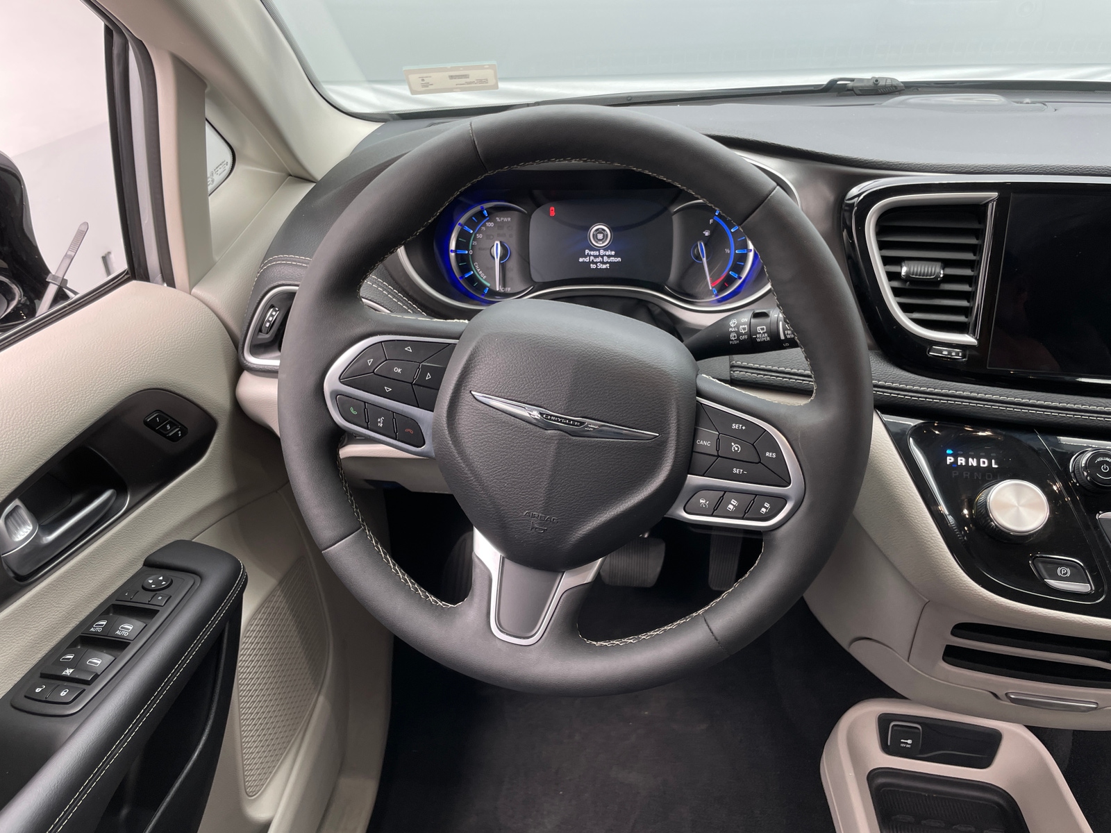 Thumbnail: 2024 Chrysler Pacifica - 4