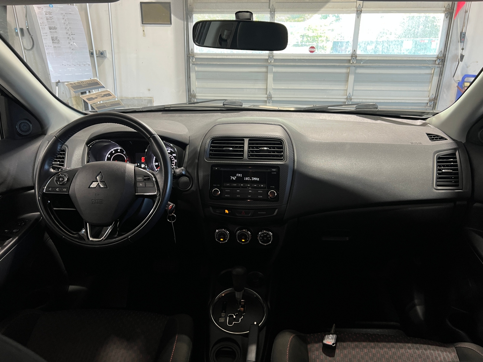 Thumbnail: 2017 Mitsubishi Outlander Sport - 3