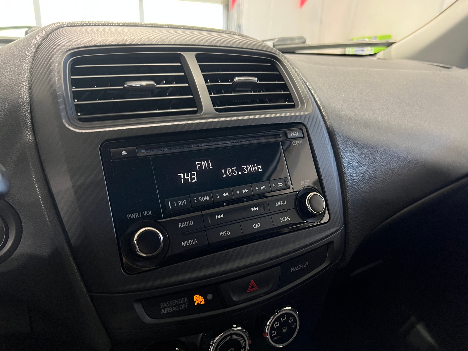 Thumbnail: 2017 Mitsubishi Outlander Sport - 4