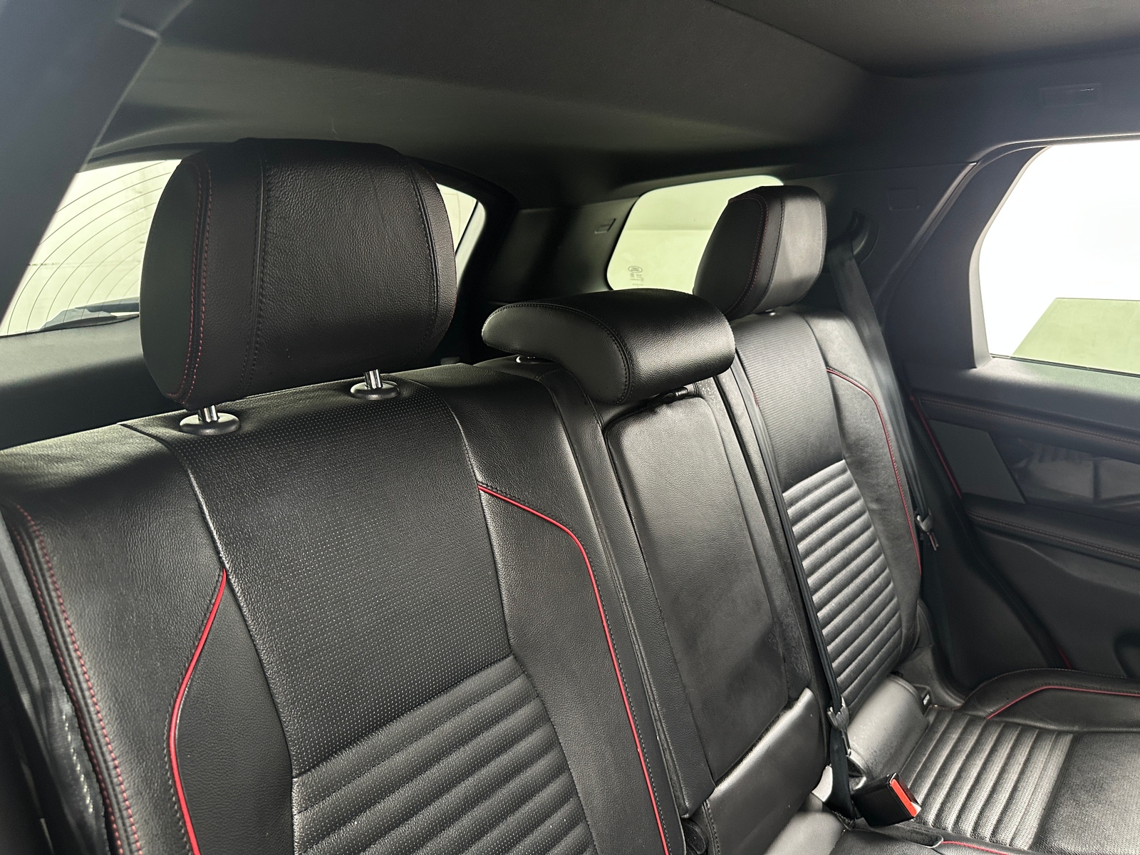 Thumbnail: 2020 Land Rover Discovery Sport - 5
