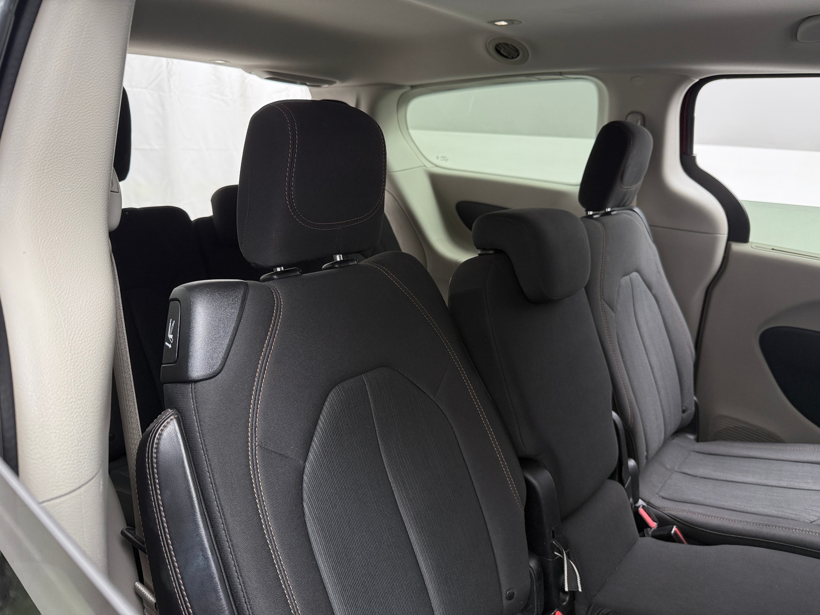 Thumbnail: 2018 Chrysler Pacifica - 6