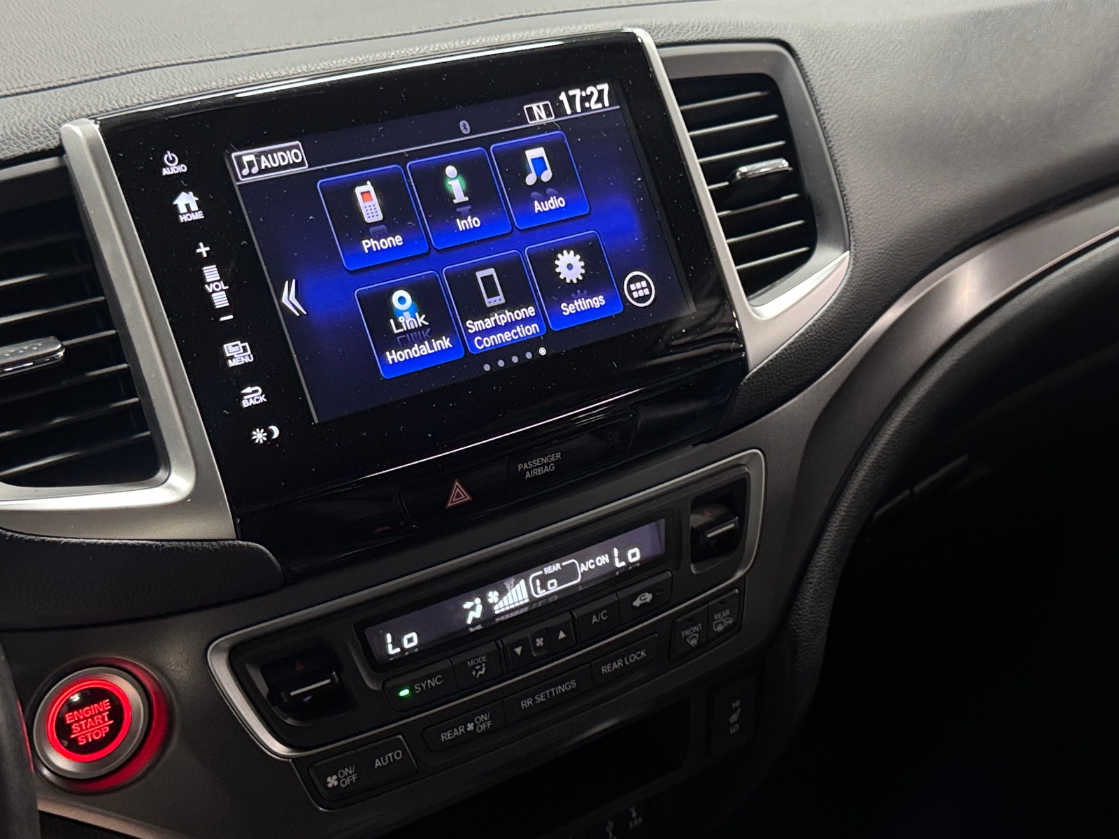 Thumbnail: 2018 Honda Pilot - 3