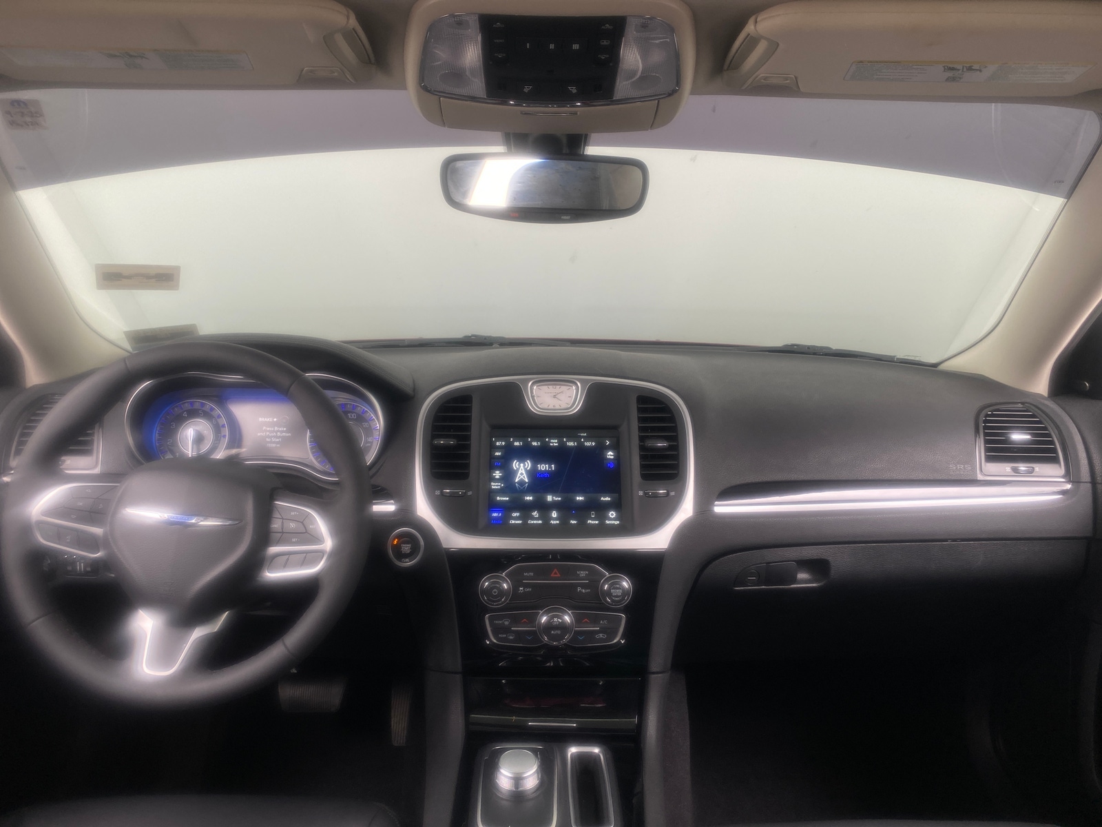 Thumbnail: 2023 Chrysler 300 - 2