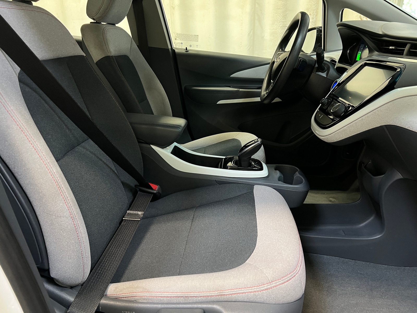 Thumbnail: 2020 Chevrolet Bolt EV - 2