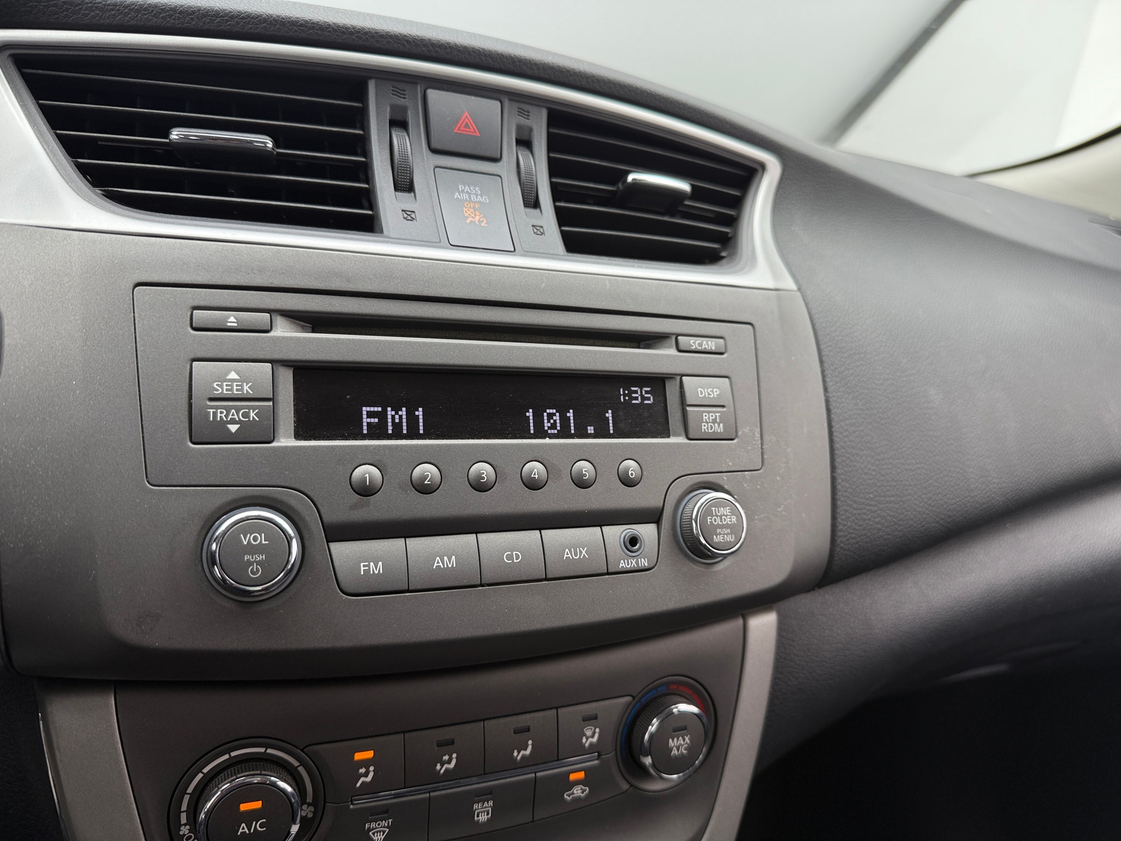 Thumbnail: 2013 Nissan Sentra - 4
