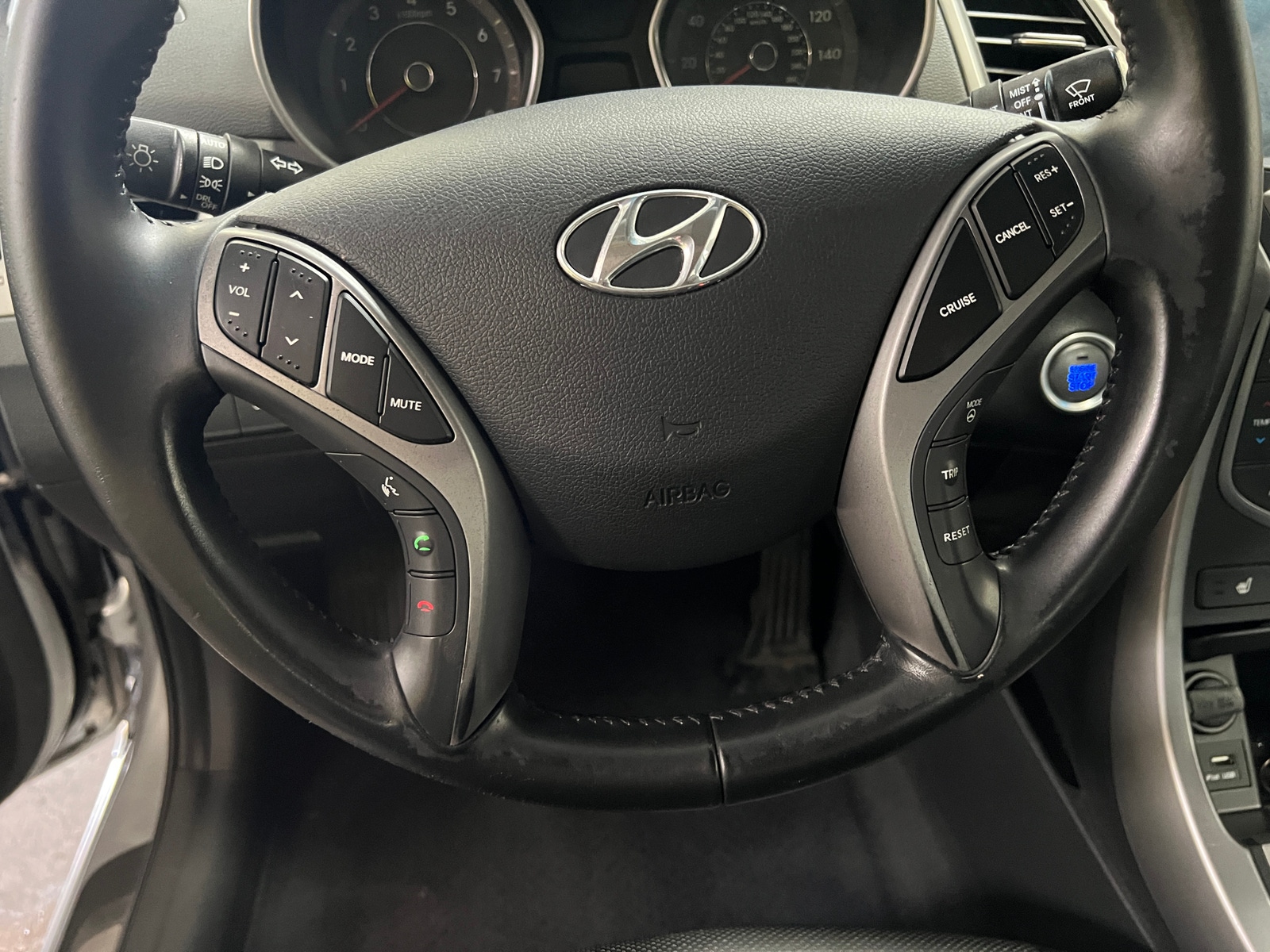 Thumbnail: 2014 Hyundai Elantra - 4