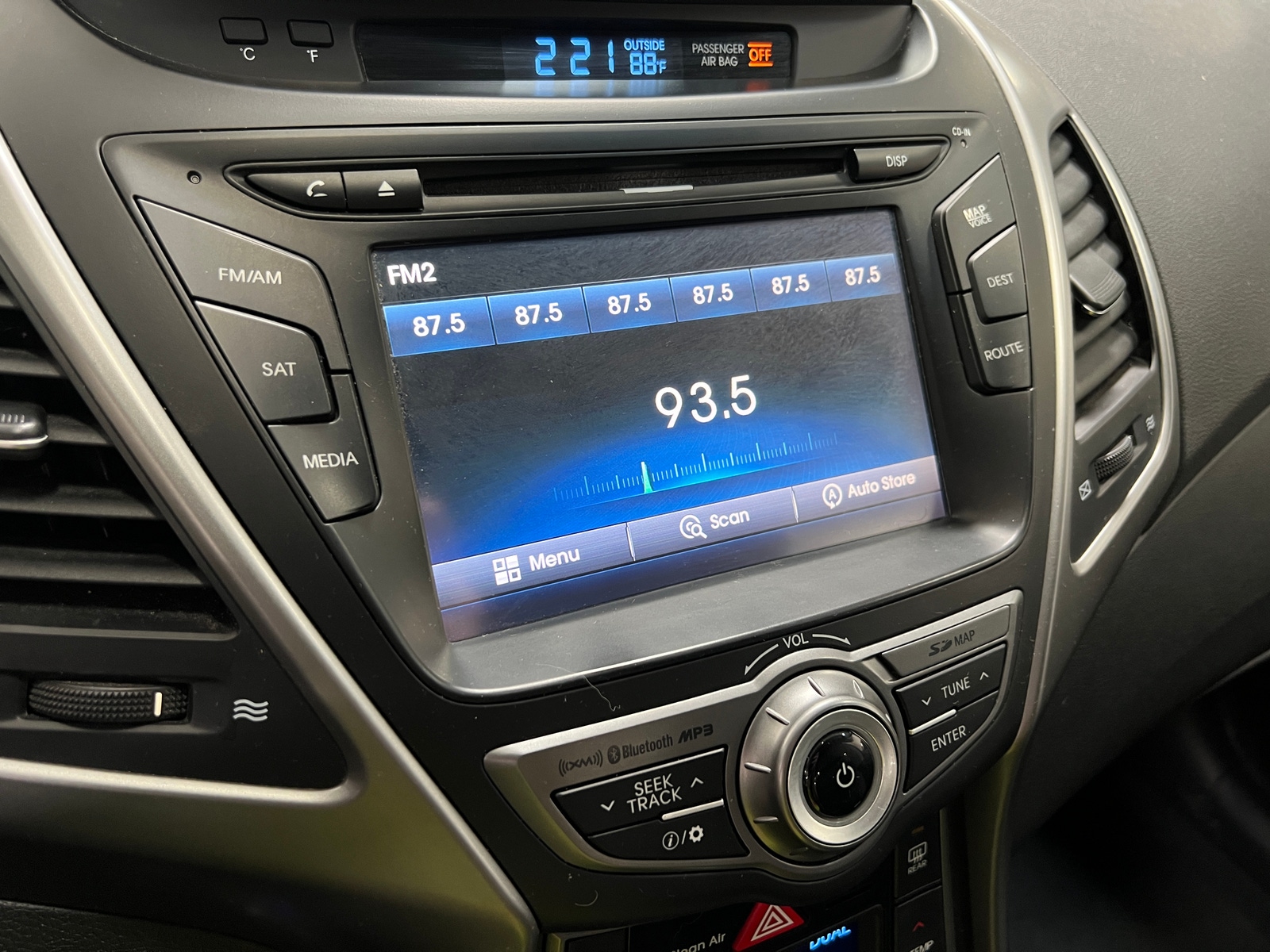 Thumbnail: 2014 Hyundai Elantra - 3