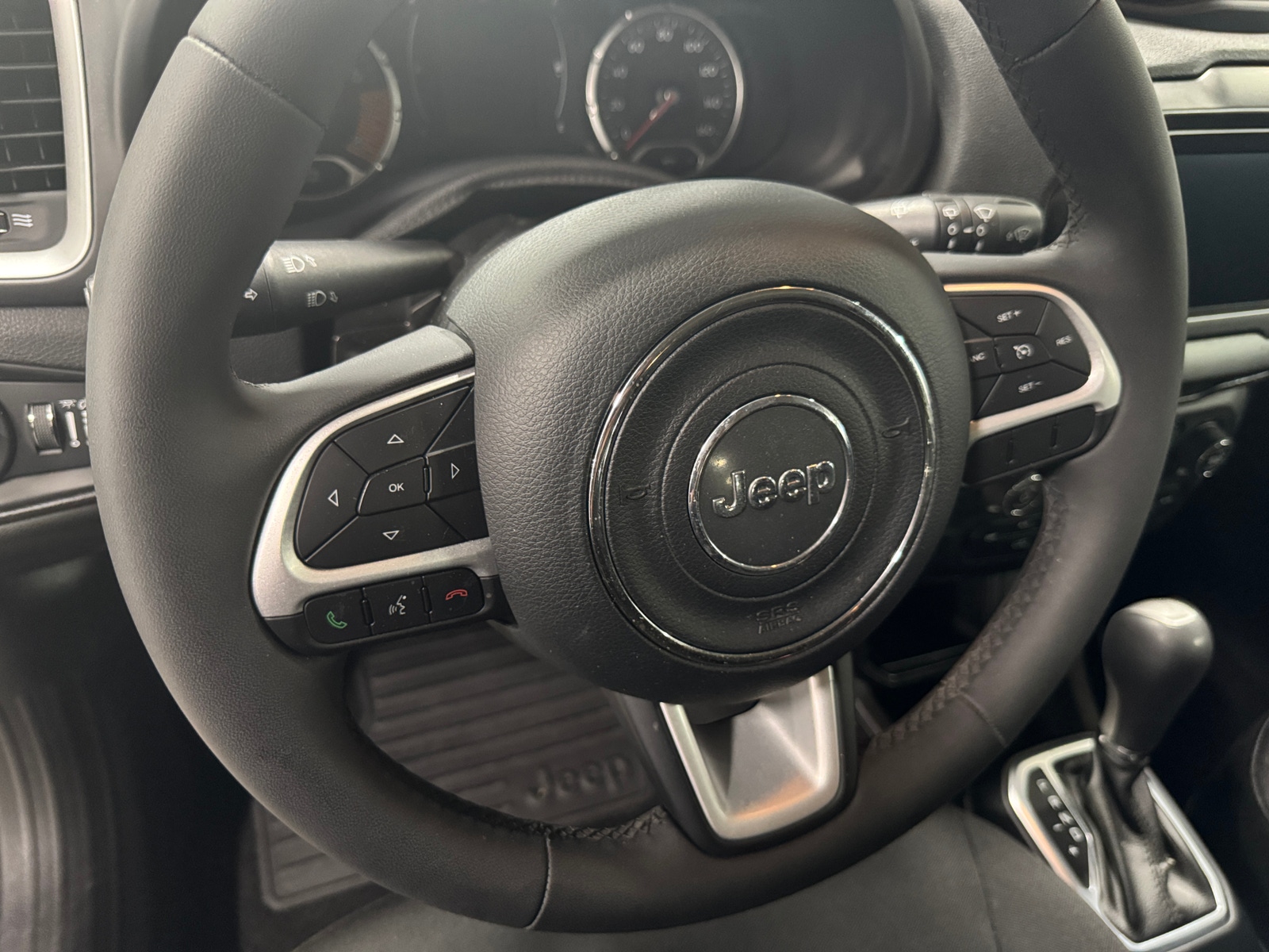 Thumbnail: 2019 Jeep Renegade - 5