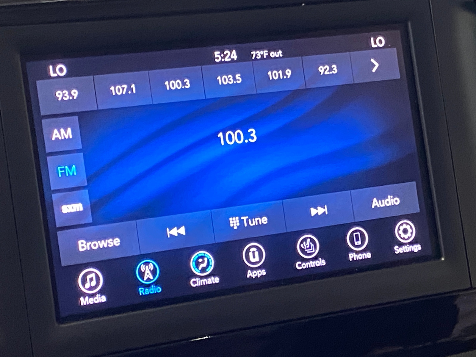 Thumbnail: 2019 Chrysler Pacifica - 3