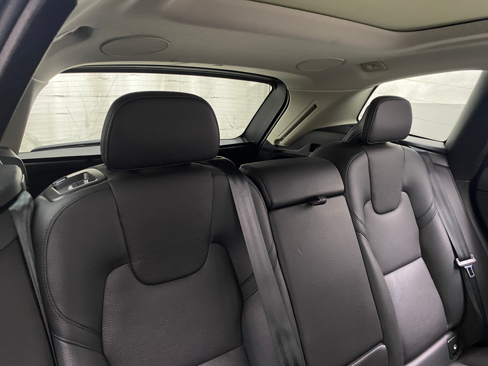 Thumbnail: 2022 Volvo XC60 - 5