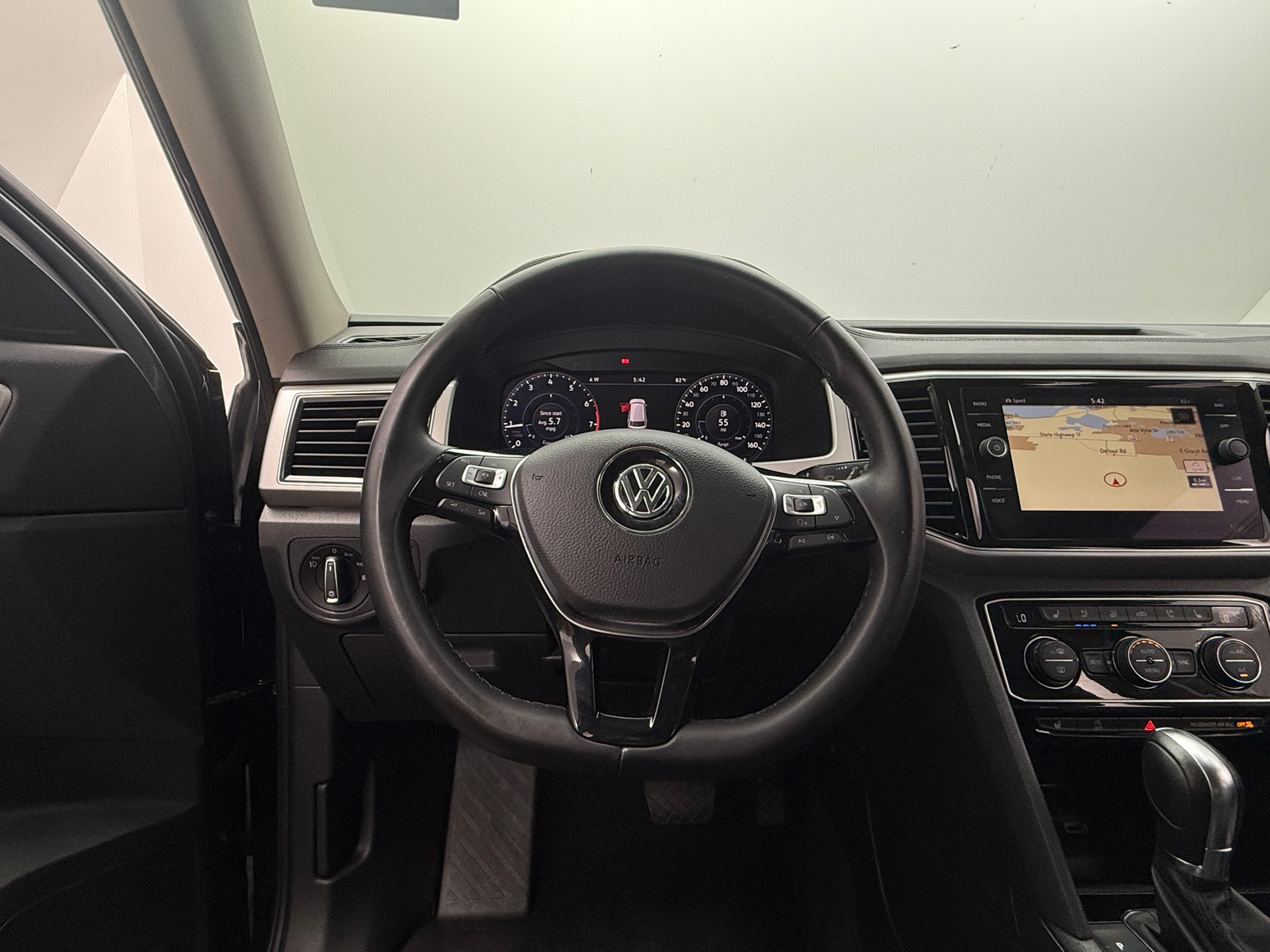 Thumbnail: 2018 Volkswagen Atlas - 4