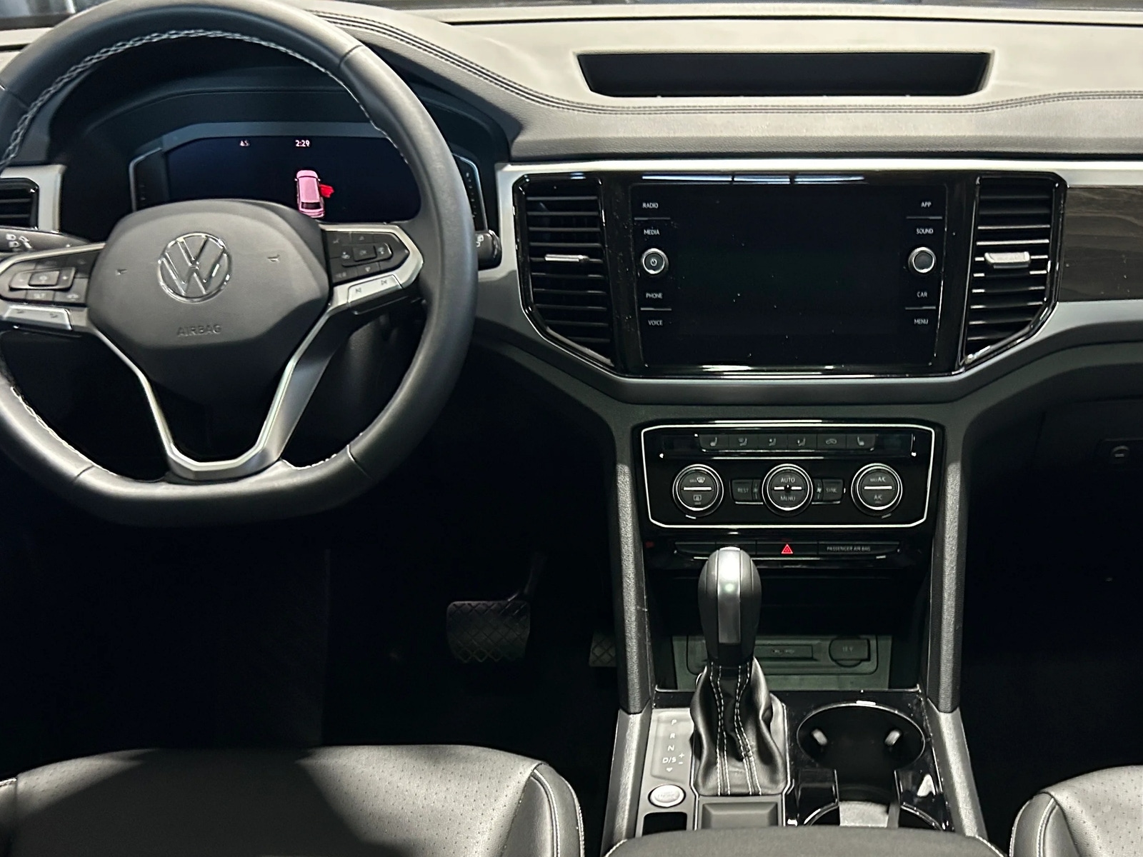 Thumbnail: 2023 Volkswagen Atlas - 2