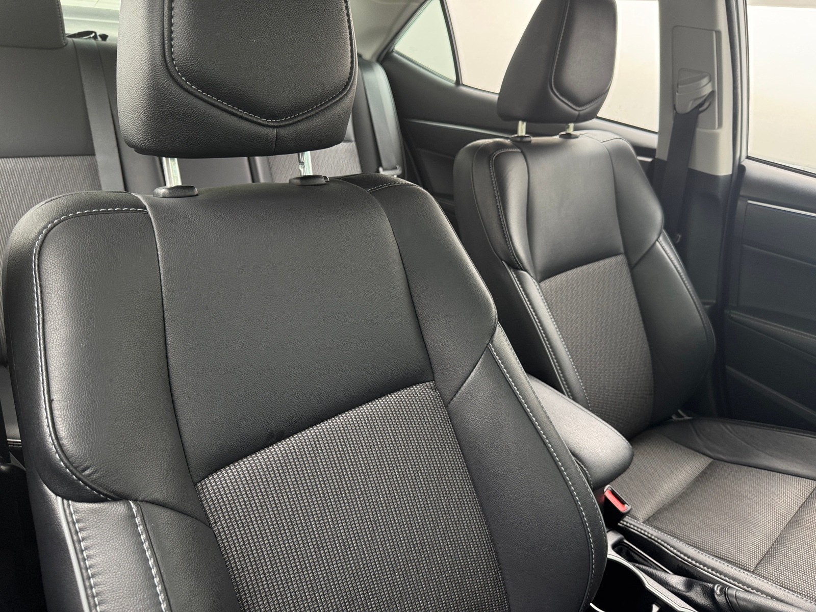 Thumbnail: 2016 Toyota Corolla - 2