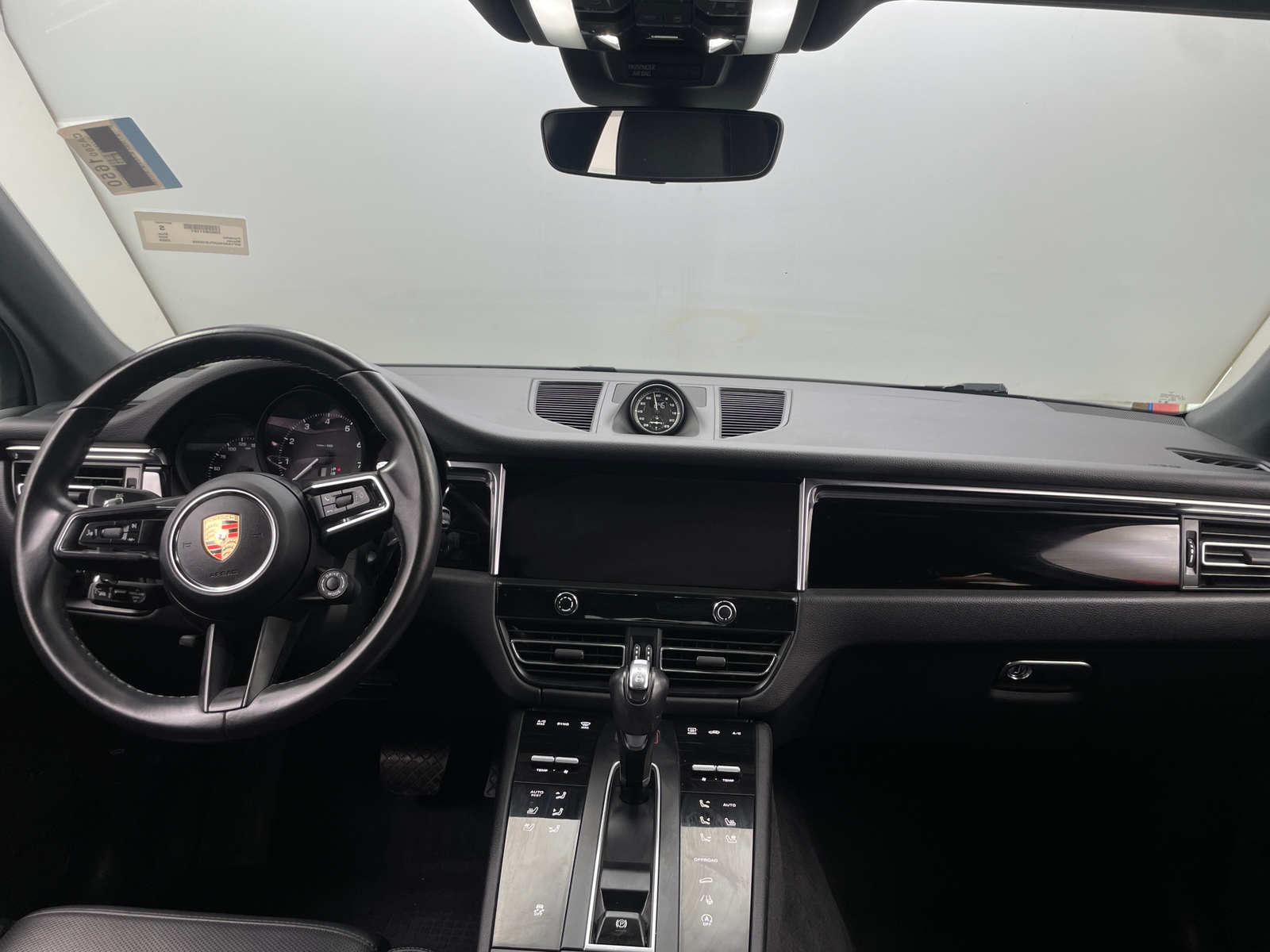 Thumbnail: 2023 Porsche Macan - 2