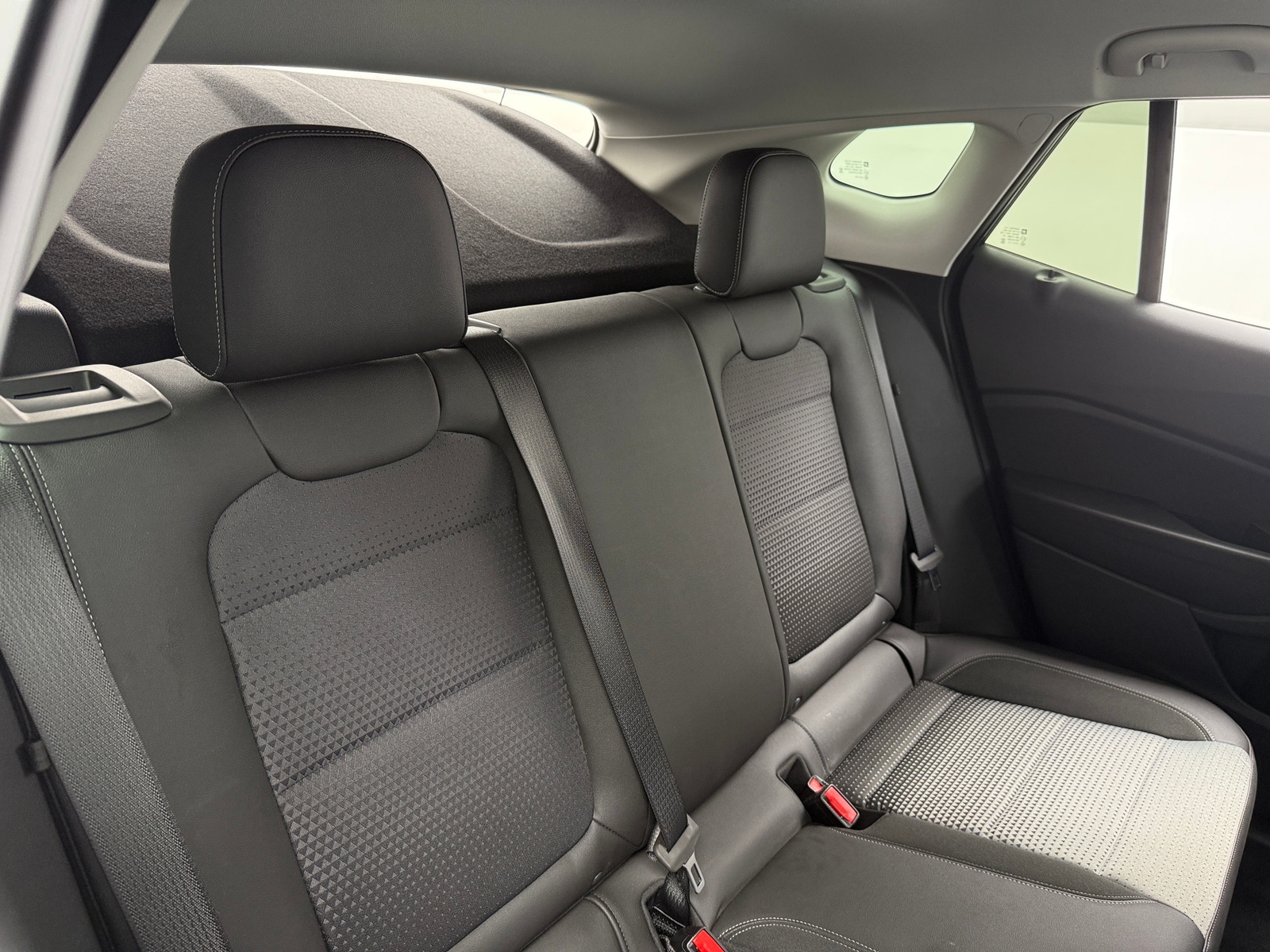 Thumbnail: 2025 Chevrolet Trax - 6