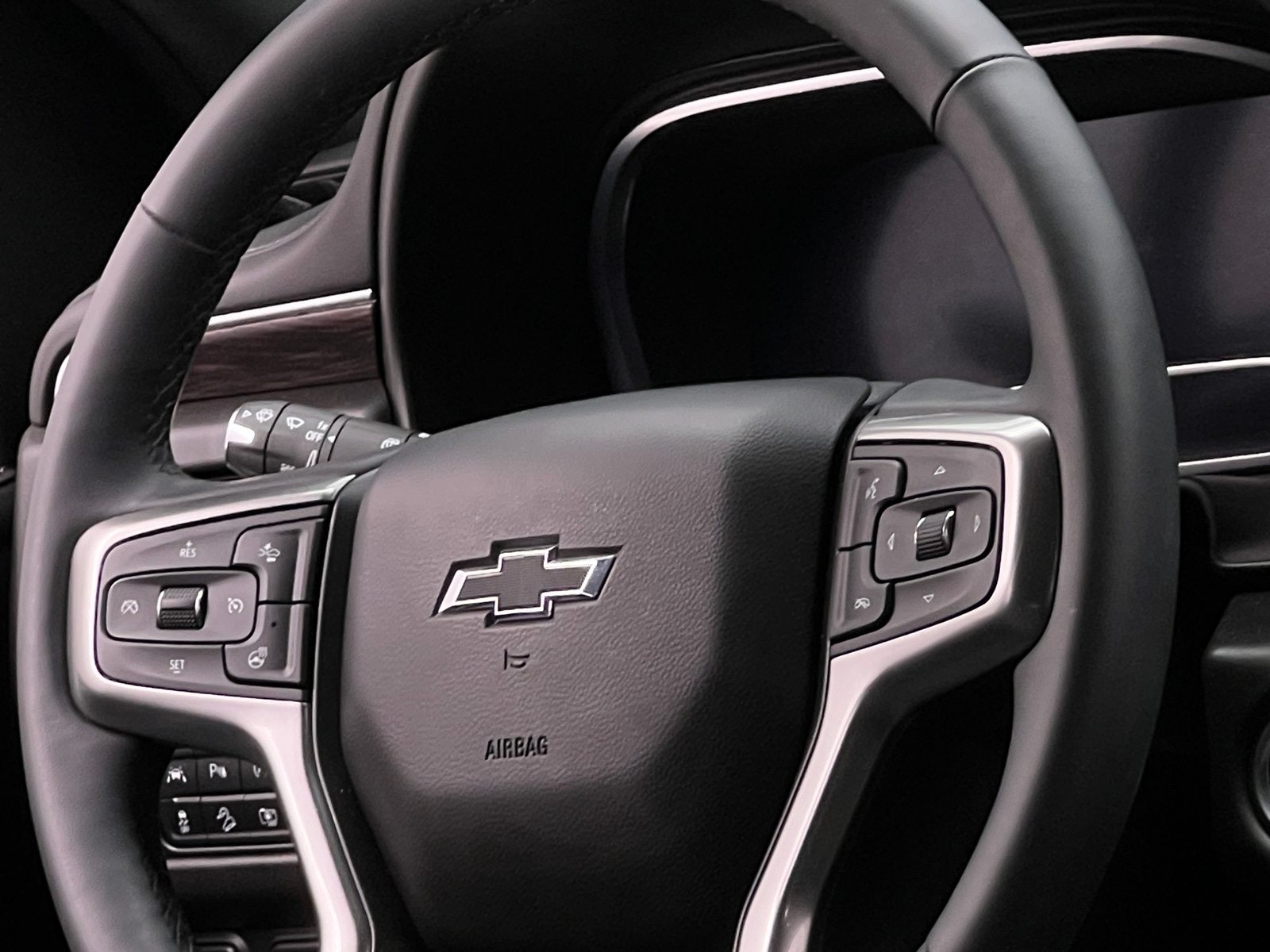 Thumbnail: 2023 Chevrolet Tahoe - 4