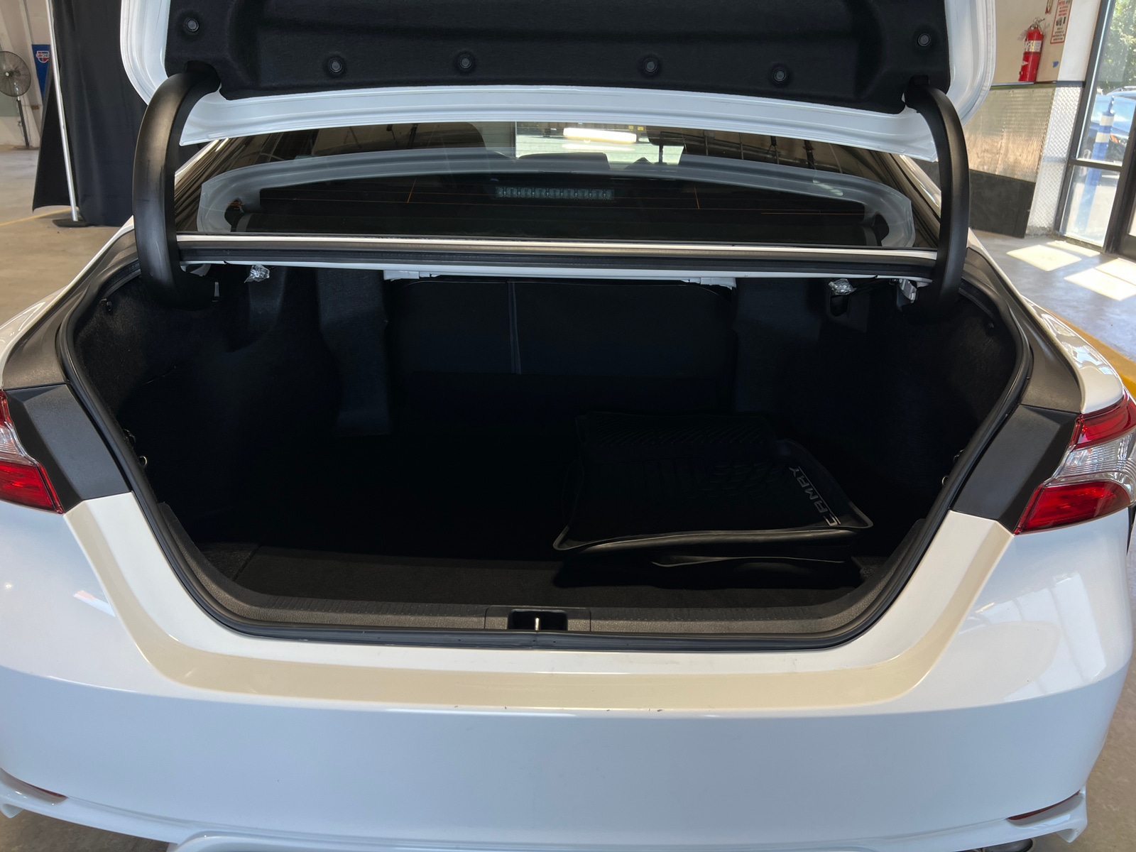 Thumbnail: 2018 Toyota Camry - 7