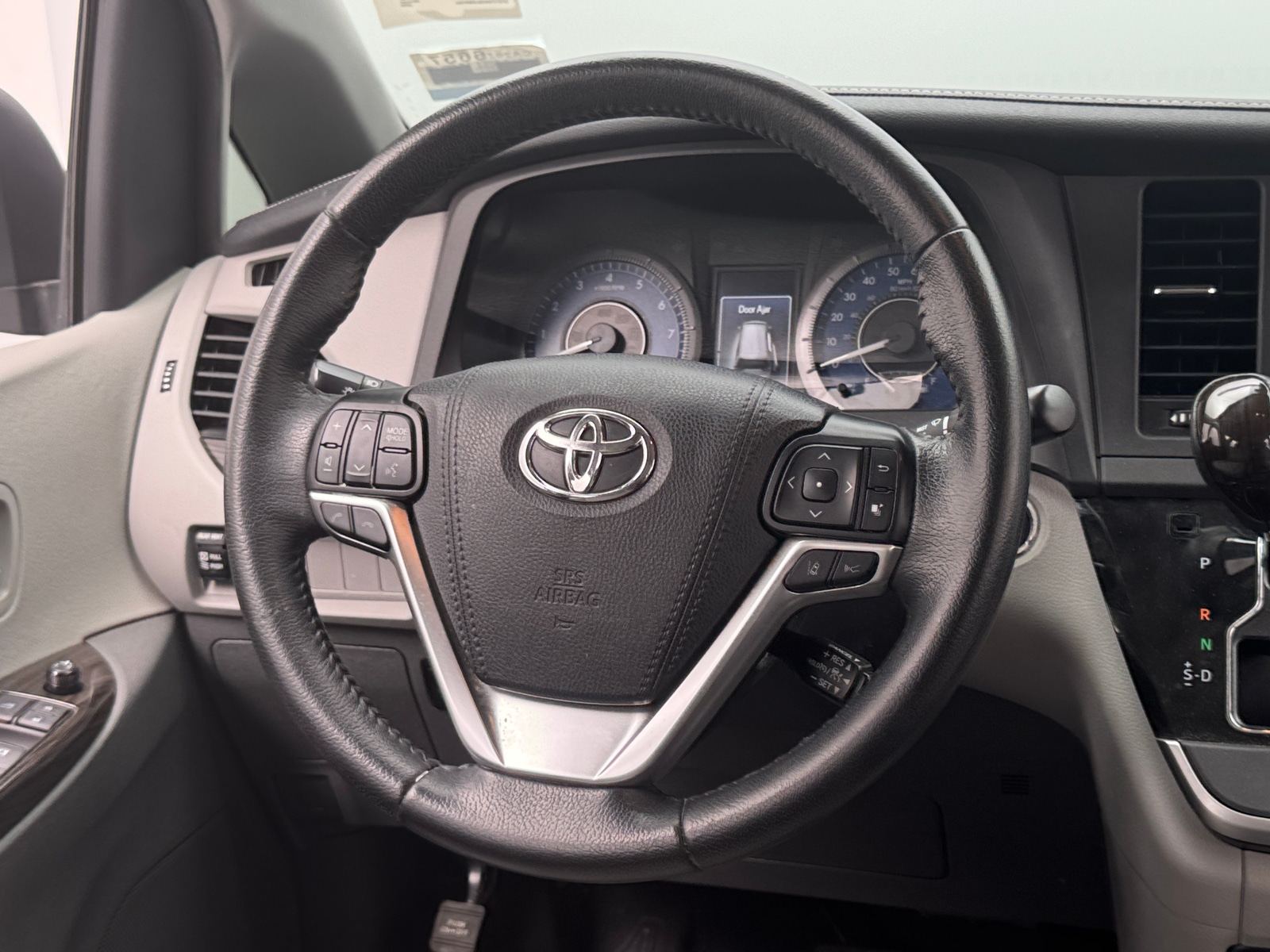 Thumbnail: 2020 Toyota Sienna - 4