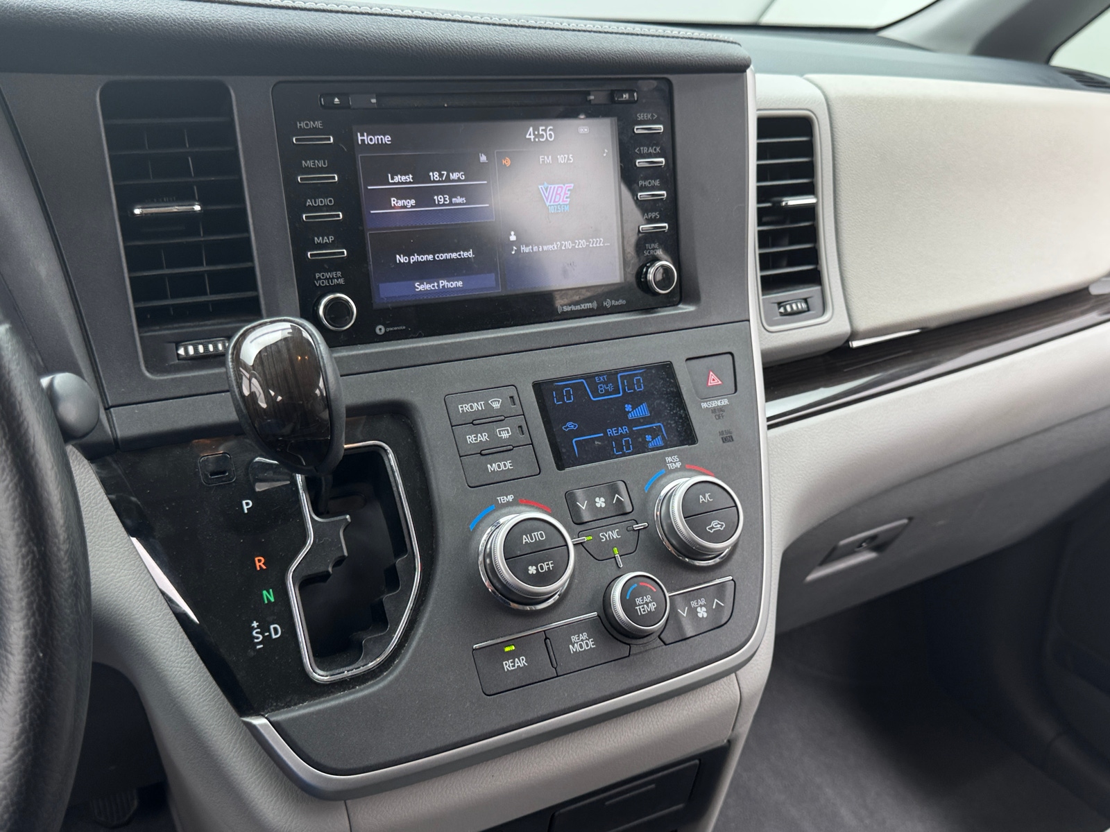 Thumbnail: 2020 Toyota Sienna - 3
