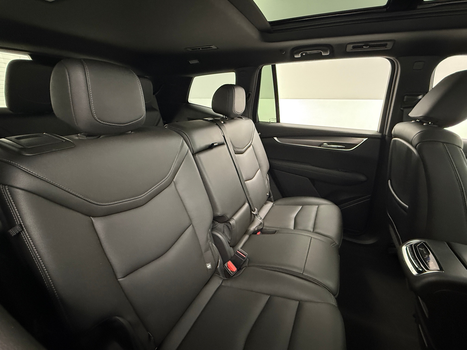 Thumbnail: 2023 Cadillac XT6 - 5