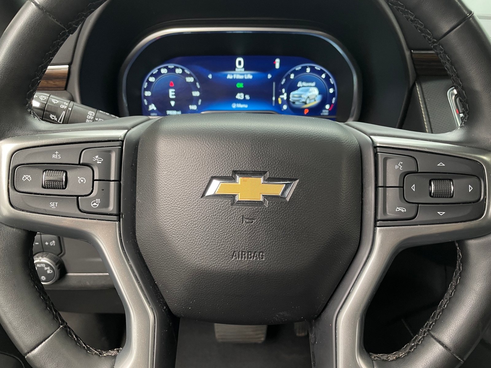 Thumbnail: 2023 Chevrolet Suburban - 4