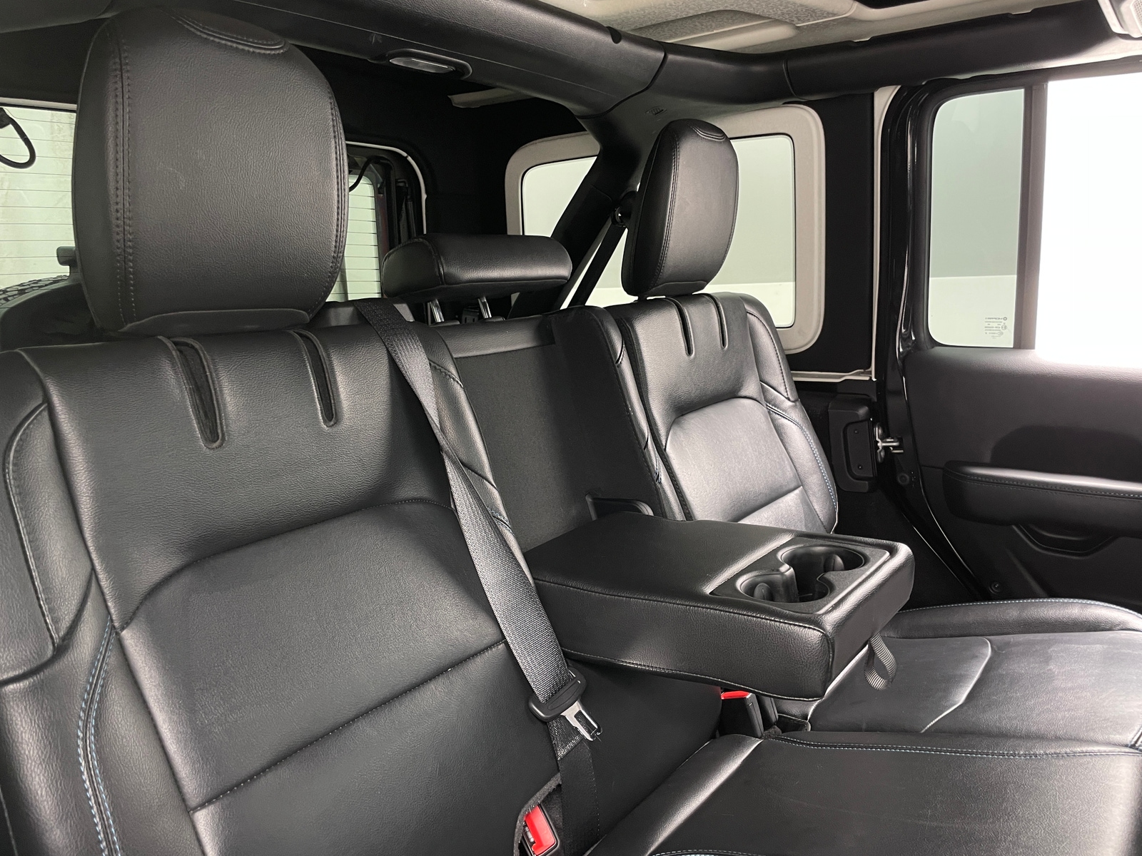 Thumbnail: 2021 Jeep Wrangler - 6