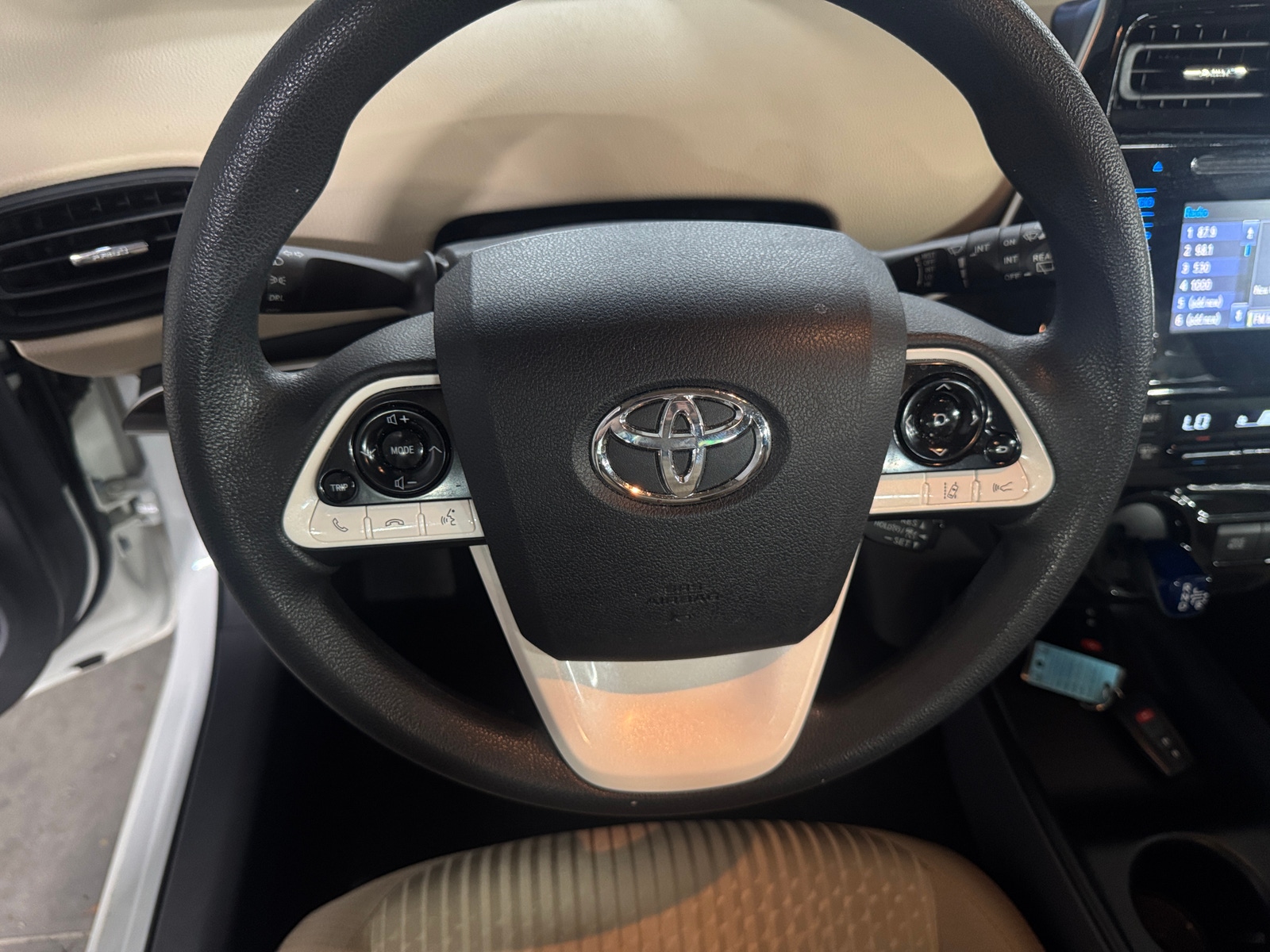 Thumbnail: 2017 Toyota Prius - 5