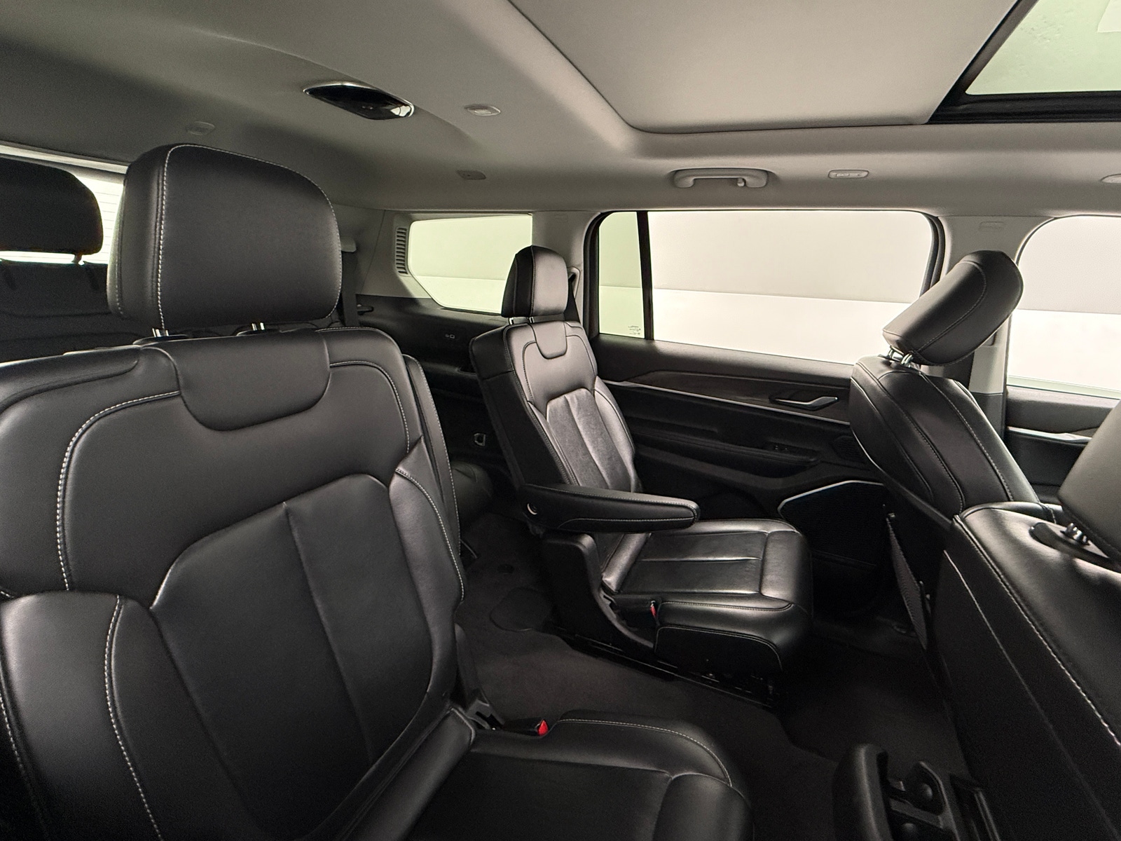 Thumbnail: 2022 Jeep Grand Cherokee L - 5