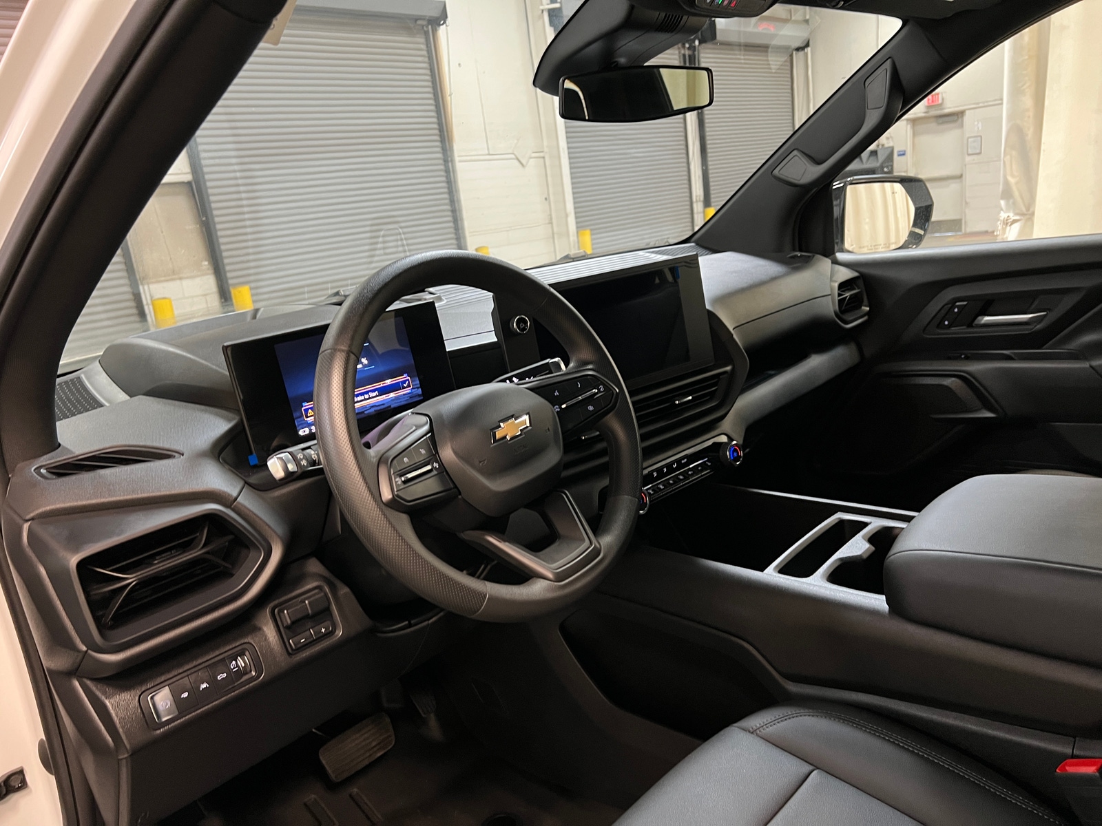 Thumbnail: 2024 Chevrolet Silverado EV - 3