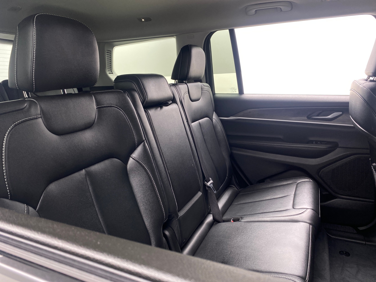 Thumbnail: 2023 Jeep Grand Cherokee L - 5