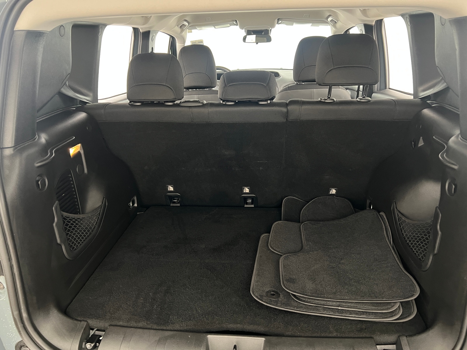Thumbnail: 2018 Jeep Renegade - 7
