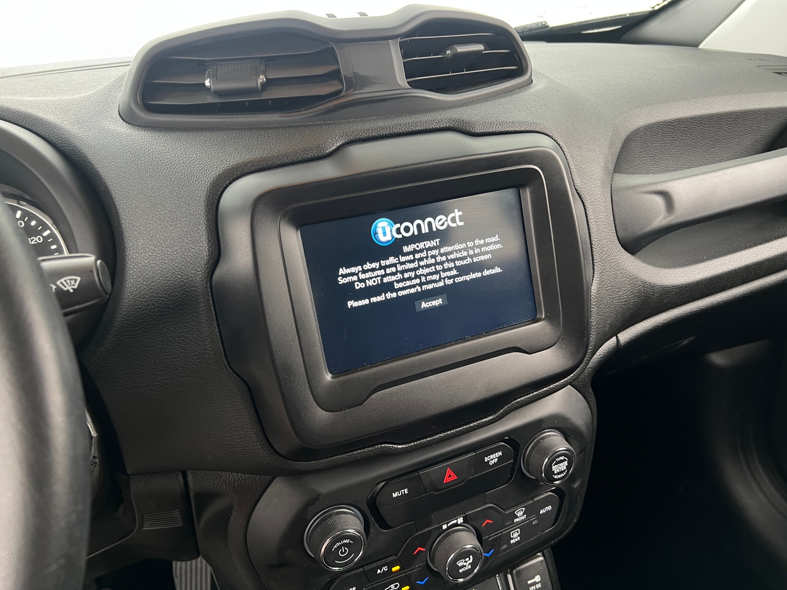 Thumbnail: 2018 Jeep Renegade - 4