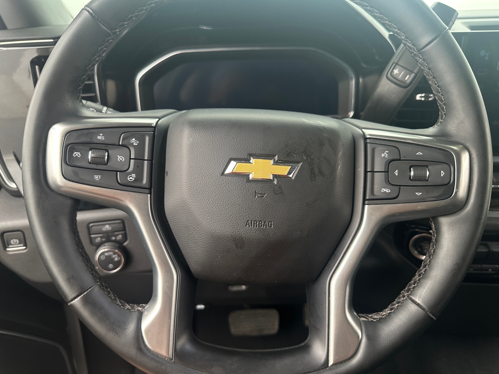 Thumbnail: 2023 Chevrolet Silverado 1500 - 5