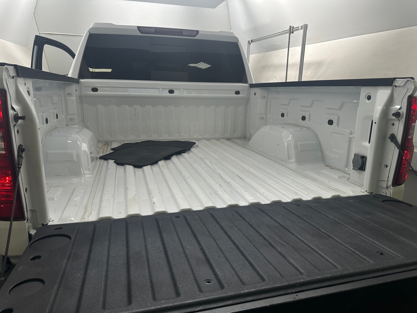 Thumbnail: 2023 Chevrolet Silverado 1500 - 7