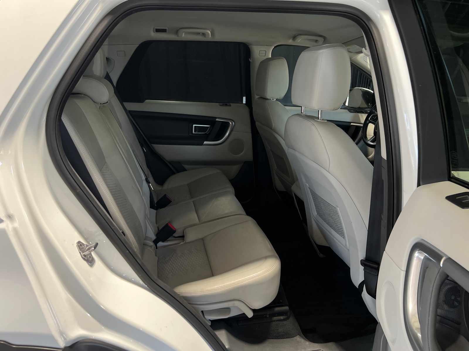Thumbnail: 2019 Land Rover Discovery Sport - 5