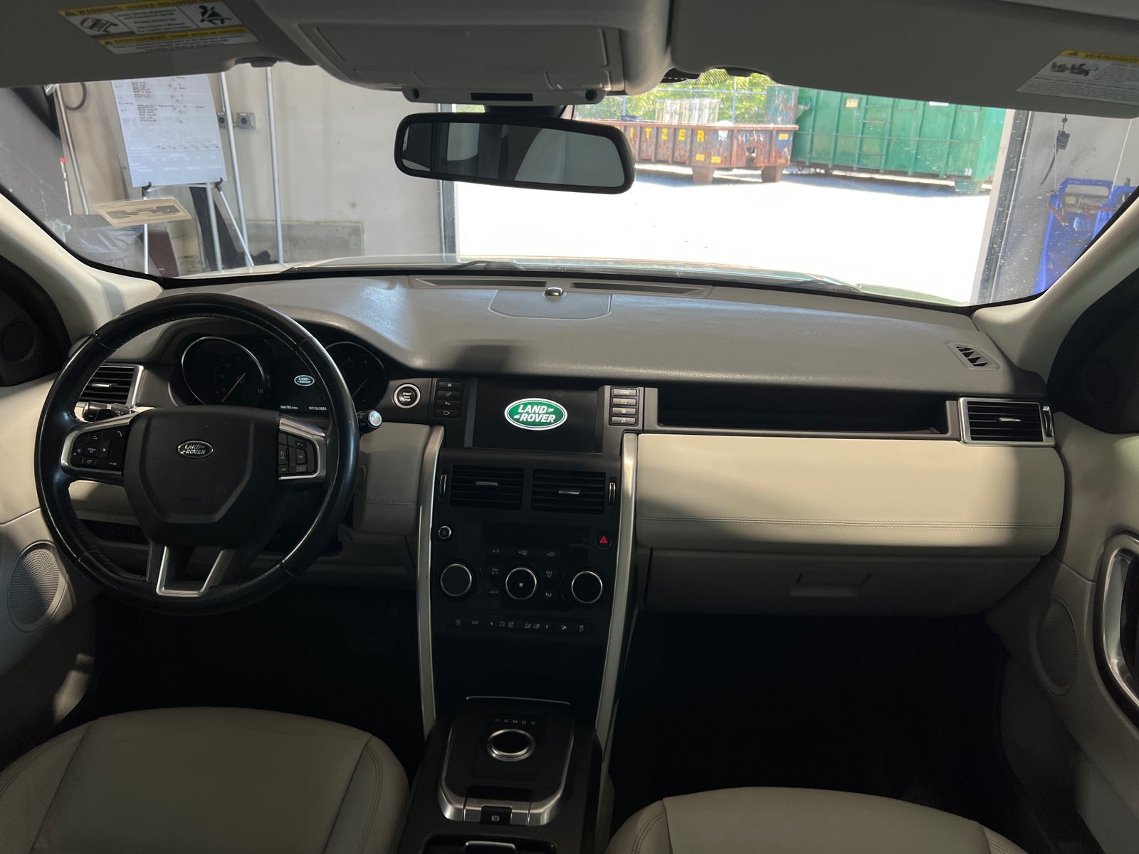 Thumbnail: 2019 Land Rover Discovery Sport - 2