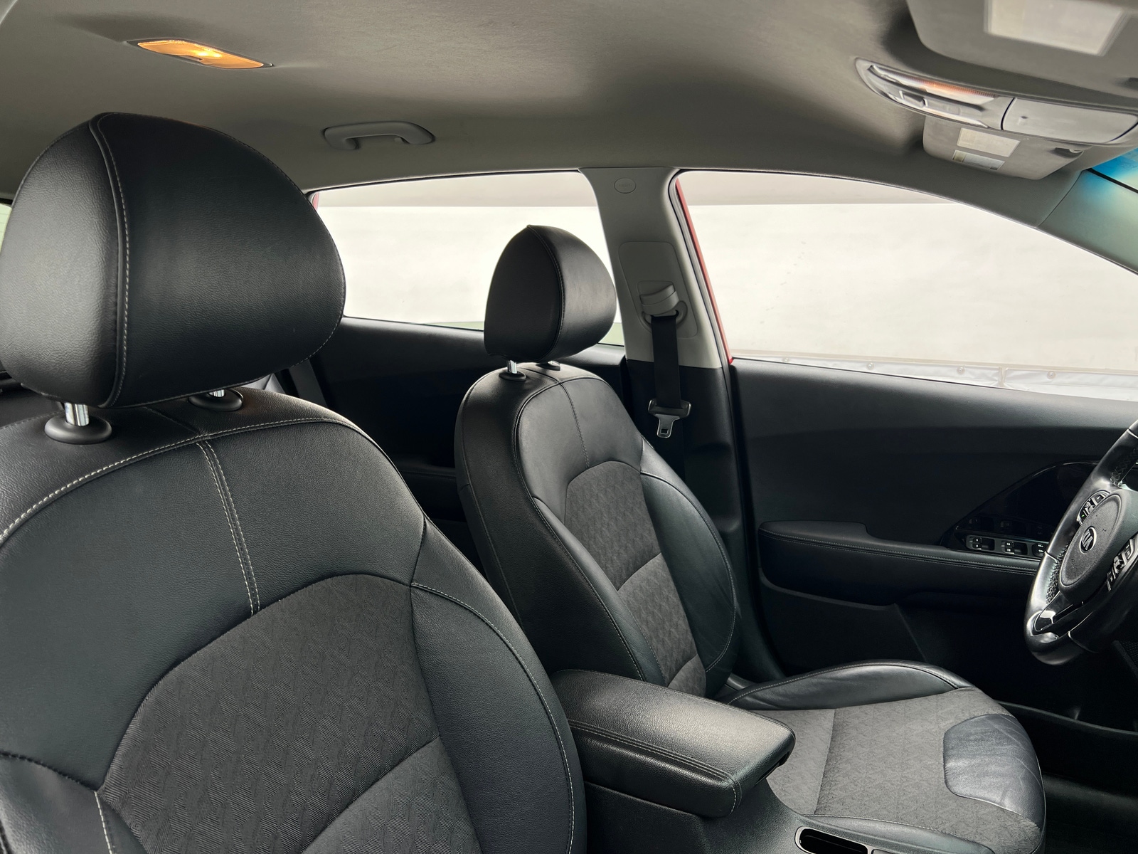 Thumbnail: 2019 Kia Niro - 2