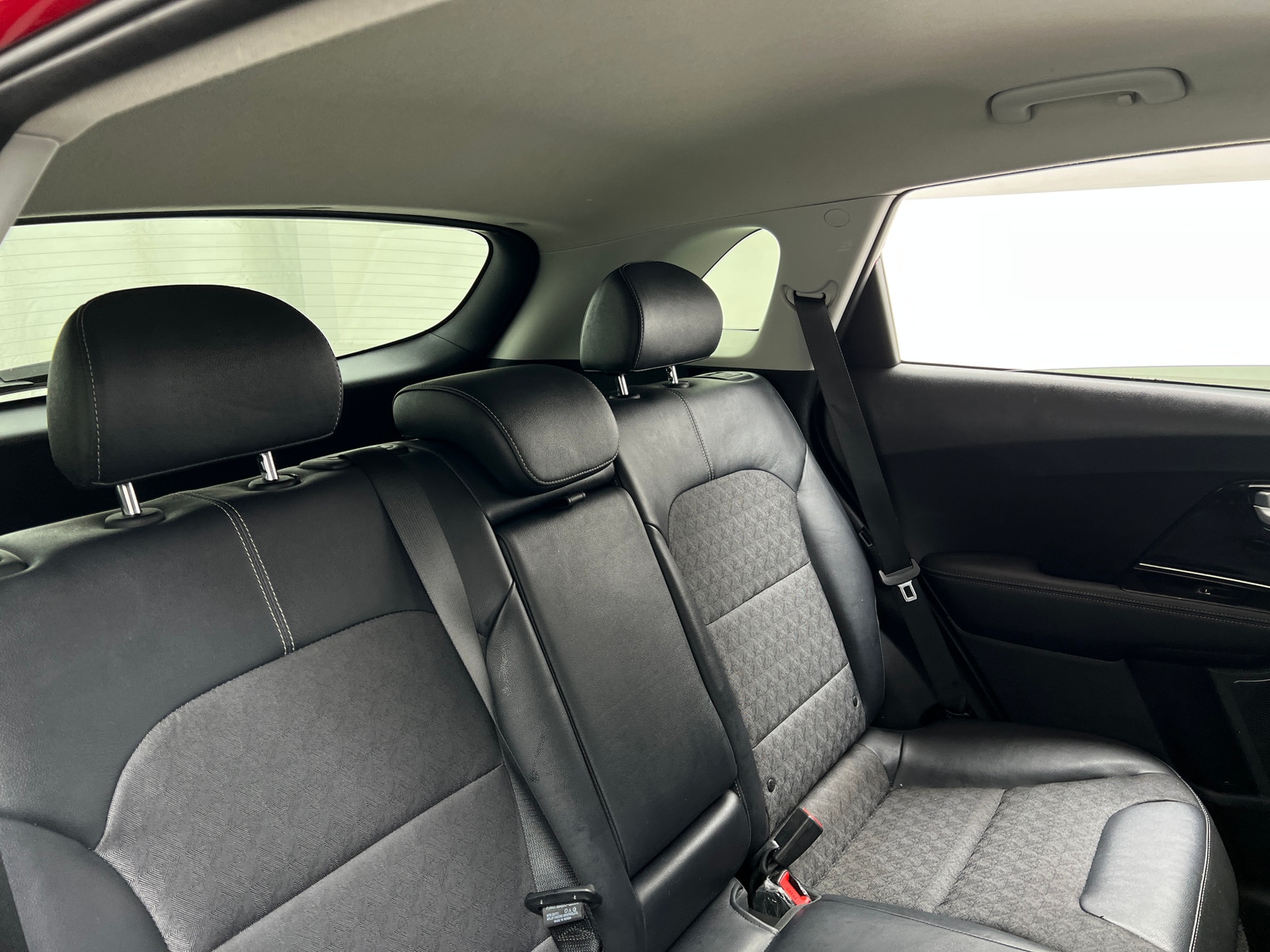Thumbnail: 2019 Kia Niro - 6