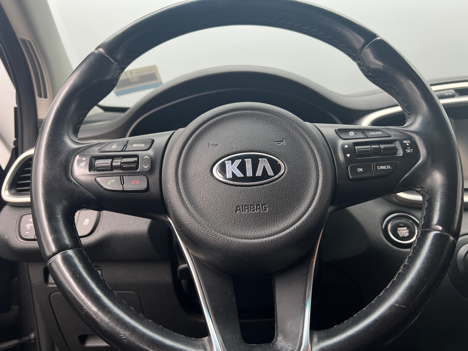 Thumbnail: 2017 Kia Sorento - 4