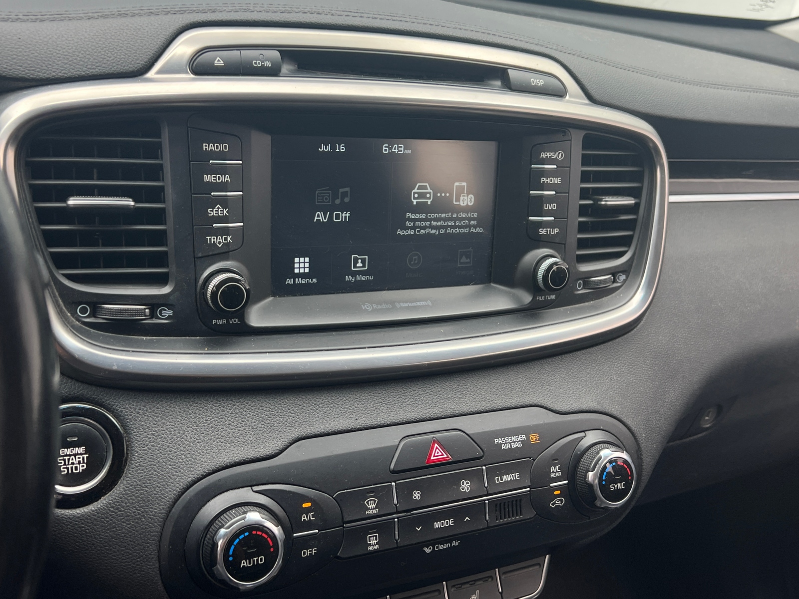 Thumbnail: 2017 Kia Sorento - 3
