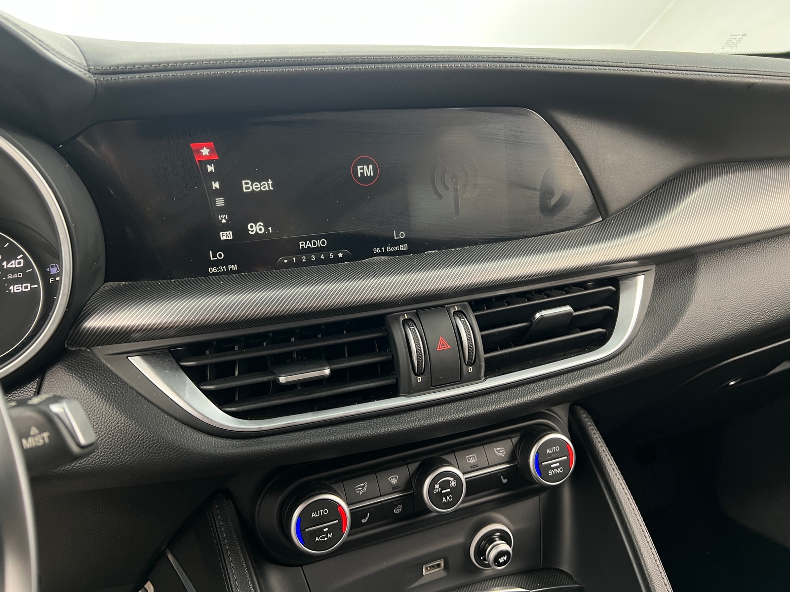 Thumbnail: 2018 Alfa Romeo Stelvio - 3