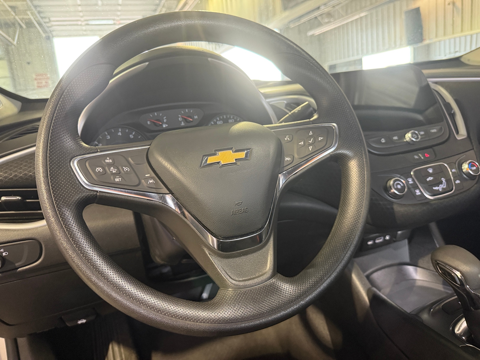 Thumbnail: 2023 Chevrolet Malibu - 5