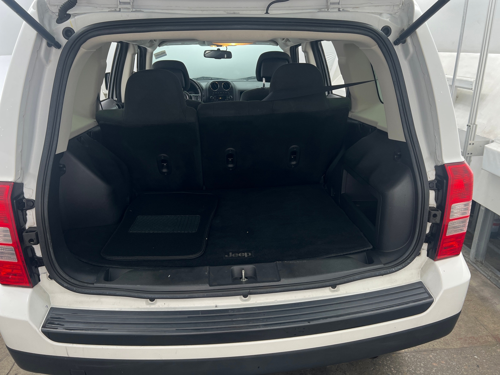 Thumbnail: 2016 Jeep Patriot - 7