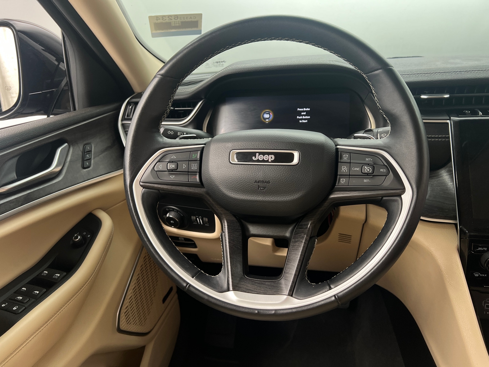 Thumbnail: 2022 Jeep Grand Cherokee L - 4
