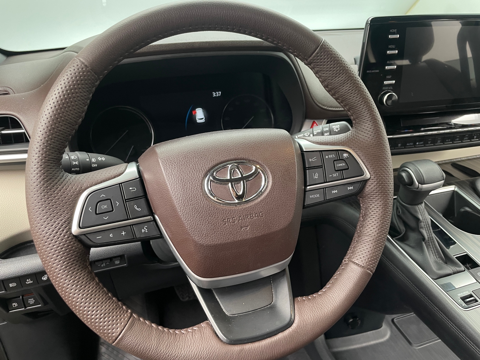 Thumbnail: 2023 Toyota Sienna - 4