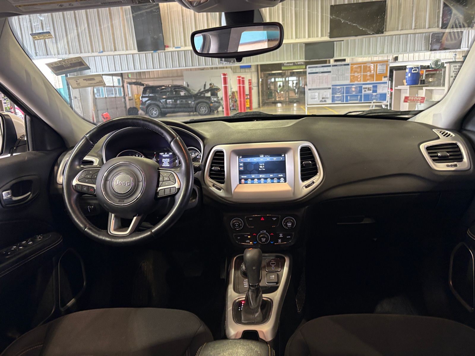 Thumbnail: 2019 Jeep Compass - 3