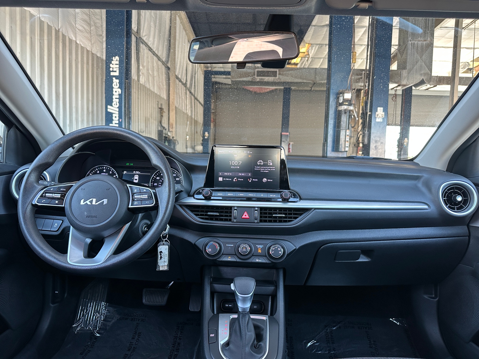 Thumbnail: 2024 Kia Forte - 3