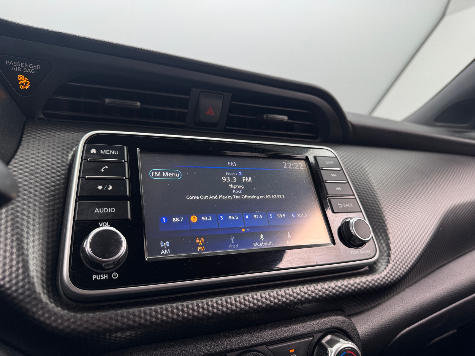 Thumbnail: 2019 Nissan Kicks - 4