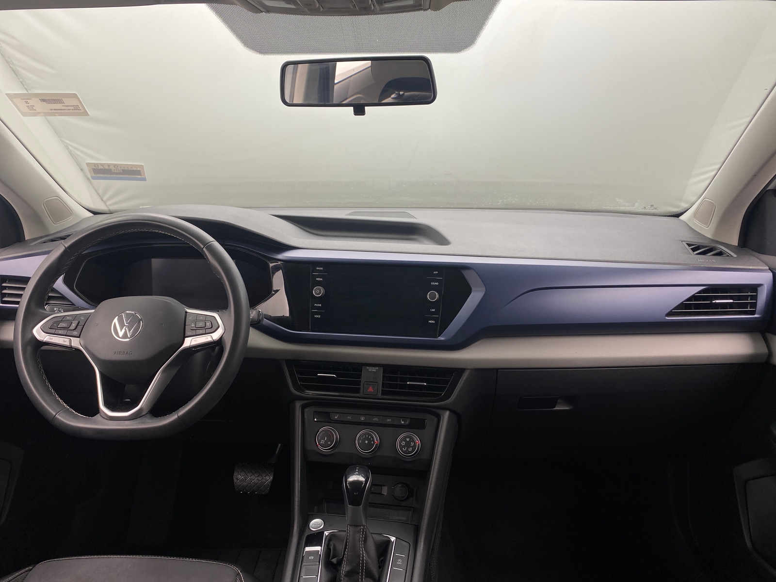 Thumbnail: 2022 Volkswagen Taos - 3