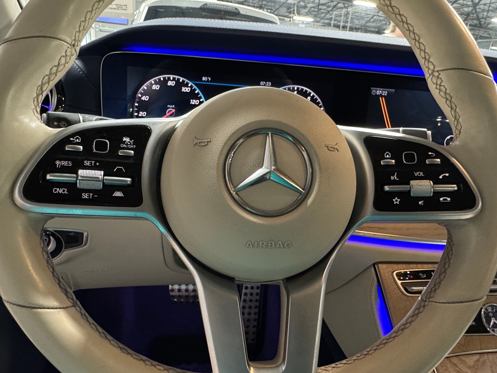 Thumbnail: 2019 Mercedes-Benz E-Class - 3